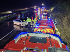 Person eingeklemmt: Schwerer Unfall auf A3 bei Krunkel