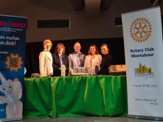 Figurentheater "Pfoten weg!" st�rkt Kinder in Montabaur