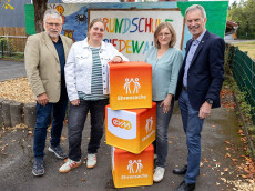 Spende f�r Grundschule Friedewald: F�rderverein erh�lt 1.500 Euro