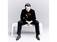 Vadim Gluzman er�ffnet neue Saison der Villa Musica in Schloss Engers