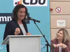 Schulische Bildung im l�ndlichen Raum: Bildungsministerin setzt klare Schwerpunkte