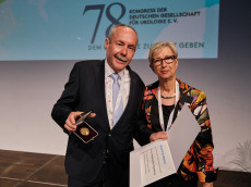 Maximilian Nitze-Medaille: Hohe Ehrung f�r Prof. Wolfgang H. R�sch