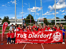 Neue Stabhochsprungst�be f�r den TuS Dierdorf dank Wirtgen Stiftungen