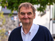 B�rgermeisterkandidat Dieter Tentler l�dt zum Dialog in Stegers Dorfladen