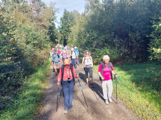 Herbstwanderung in Altenkirchen: 35 Wanderer erkunden Burg Koberstein