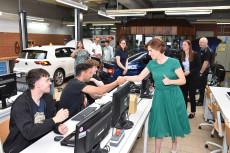 Irische Bildungsministerin besucht Handwerkskammer Koblenz