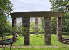 Gedenken und Geschichten: Die Namen auf den Ehrenmalen von Altenkirchen