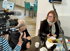 Prominenter Besuch: ZDF und Prof. Dr. Gr�nemeyer beim Caritasverband in Nassau