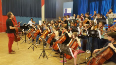 Moderne Kl�nge mit "Groovy Strings" in Engers erleben