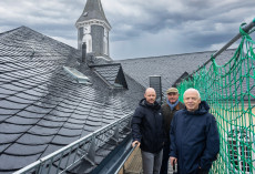 Neues Dach f�r historisches Geb�ude in Selters