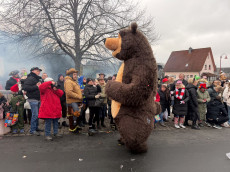 Malberg feiert bunt: N�rrischer Lindwurm zieht durchs Dorf