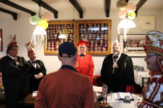 N�rrische Justiz in Erpel: Dieter Beschoner �berzeugt als neuer Richter