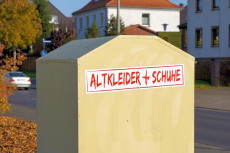 DRK-Kreisverband Altenkirchen beendet Altkleidersammlung per Container