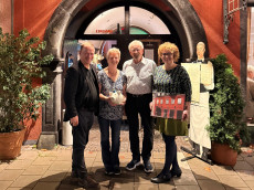 Abschied mit Herz: Lothar und Ulrike Werner unterst�tzen "Frauen in Not"