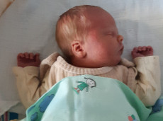 Ungewhnliche Geburt im Auto: Jonah kommt im Kreisverkehr in Torney zur Welt