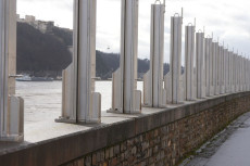 Steigende Wasserst�nde in Koblenz - Hochwasser-Scheitel am Donnerstag erwartet