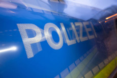 Schwerer Unfall in Koblenz: Sportwagen hinterl�sst Spur der Zerst�rung