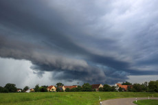 Unwetter 2025: Millionenverluste in Rheinland-Pfalz durch Sturm und Hagel
