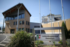 Polizeiaktion: Durchsuchungen in JVA Rheinbach und Wohnungen in Rheinland-Pfalz