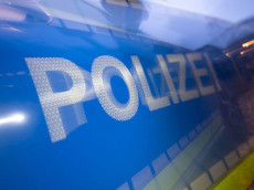 Zugbegleiter nach Pfefferspray-Angriff verletzt - T�ter fl�chtig