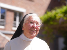 92-j�hrige Schwester Irmingard aus Koblenz erobert Instagram mit D�ner-Video