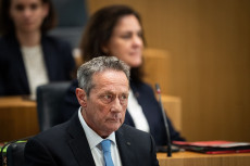 Innenminister pr�sentiert Verfassungsschutzbericht - Sicherheitslage in Rheinland-Pfalz im Fokus
