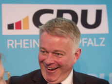 Mainz: CDU und SPD segnen neuen Koalitionsvertrag feierlich ab