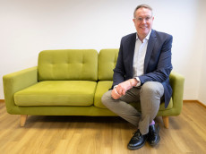 Ministerpr�sident Schweitzer tr�umt von Landtagssitzung in Dialekt