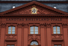 Steuerzahlerbund prangert Verschwendung in Rheinland-Pfalz an