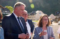 F�nf Jahre nach der Flutkatastrophe im Ahrtal - Landr�tin Weigand fordert Entschuldigung