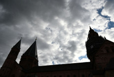 Wetterumschwung in Rheinland-Pfalz - Wolken und Schauer im Anmarsch