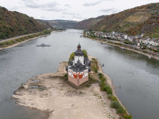 Rhein-Pegelst�nde in Rheinland-Pfalz: Langsame Erholung nach Regenf�llen