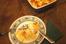 Westerw�lder Rezepte: Kartoffelgratin mit H�hnchenbrust
