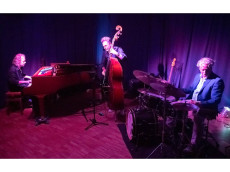 Klassik trifft Jazz: Marcus Schinkel Trio begeistert in Selters