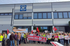Protest in Neuwied: Besch�ftigte fordern Zukunftssicherung in der Automobilindustrie
