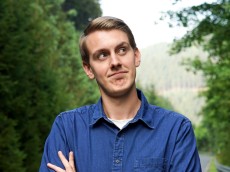 Intelligente Comedy, die zum Nachdenken anregt, bald in Alsdorf
