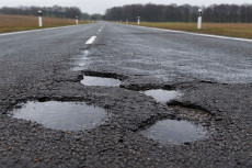 Rechnungshof best�tigt Kritik der Landkreise an Zustand der Kreisstra�en
