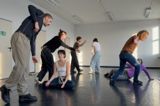 Kunst in Bewegung: "Konstellationen - ZwischenR�ume Andernach"