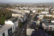 Nachbarschaftsrecht im Fokus: Stadtteilgespr�ch mit TV-Anwalt Franz Obst