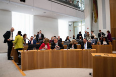 100 Tage Gro�e Koalition in Rheinland-Pfalz: Erste Bilanz und Kritik