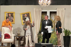 Standing Ovation f�r "Die Zijeiner" bei Premiere in Ro�bach