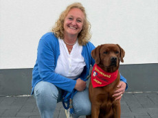 Schulhund Jeppe: Ein neuer Vierbeiner bereichert den Schulalltag