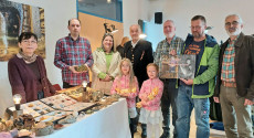 Schmuck- und Mineralienb�rse begeistert Besucher in Gebhardshain