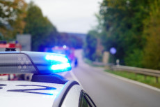 Zusammensto� in Diez: Pkw-Fahrer fl�chtet nach Unfall mit Radfahrerin