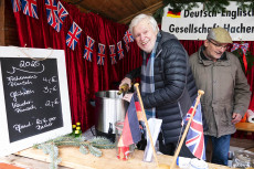 Hachenburg im Advent: Vielstimmiger Start des beliebten Weihnachtsmarktes
