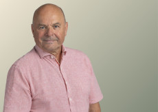 Thomas Schmidt l�dt zum Austausch in Unkel ein
