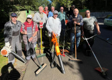 Herbstlicher Arbeitseinsatz auf dem Waldfriedhof in Ro�bach
