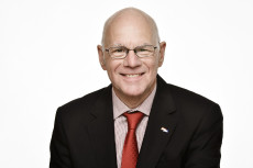 Prof. Dr. Norbert Lammert spricht am Rhein-Wied-Gymnasium in Neuwied