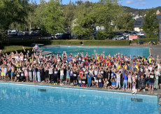 Sportliche Begegnung im Wiedtalbad: Der Integrative Triathlon in Hausen