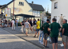 Neue Buswartehalle in Ro�bach er�ffnet